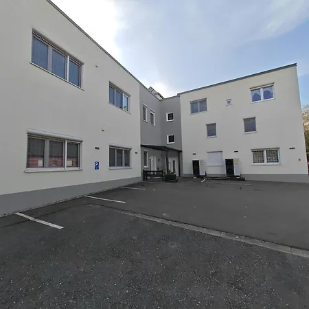 O1 - Gut Ausgestattete 3-zimmer 78qm Fuer 1-3 Personen 1xdz 1xez 아파트 *