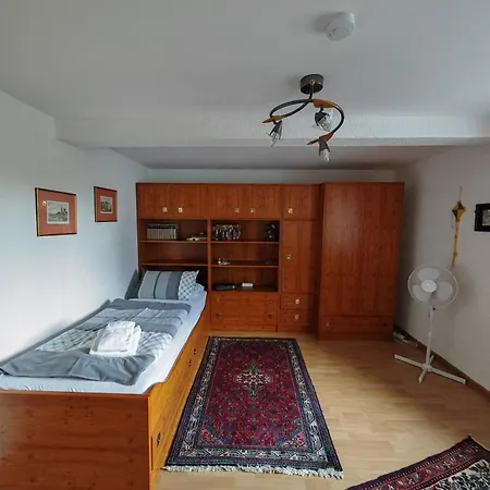 O1 - Gut Ausgestattete 3-zimmer 78qm Fuer 1-3 Personen 1xdz 1xez 아파트